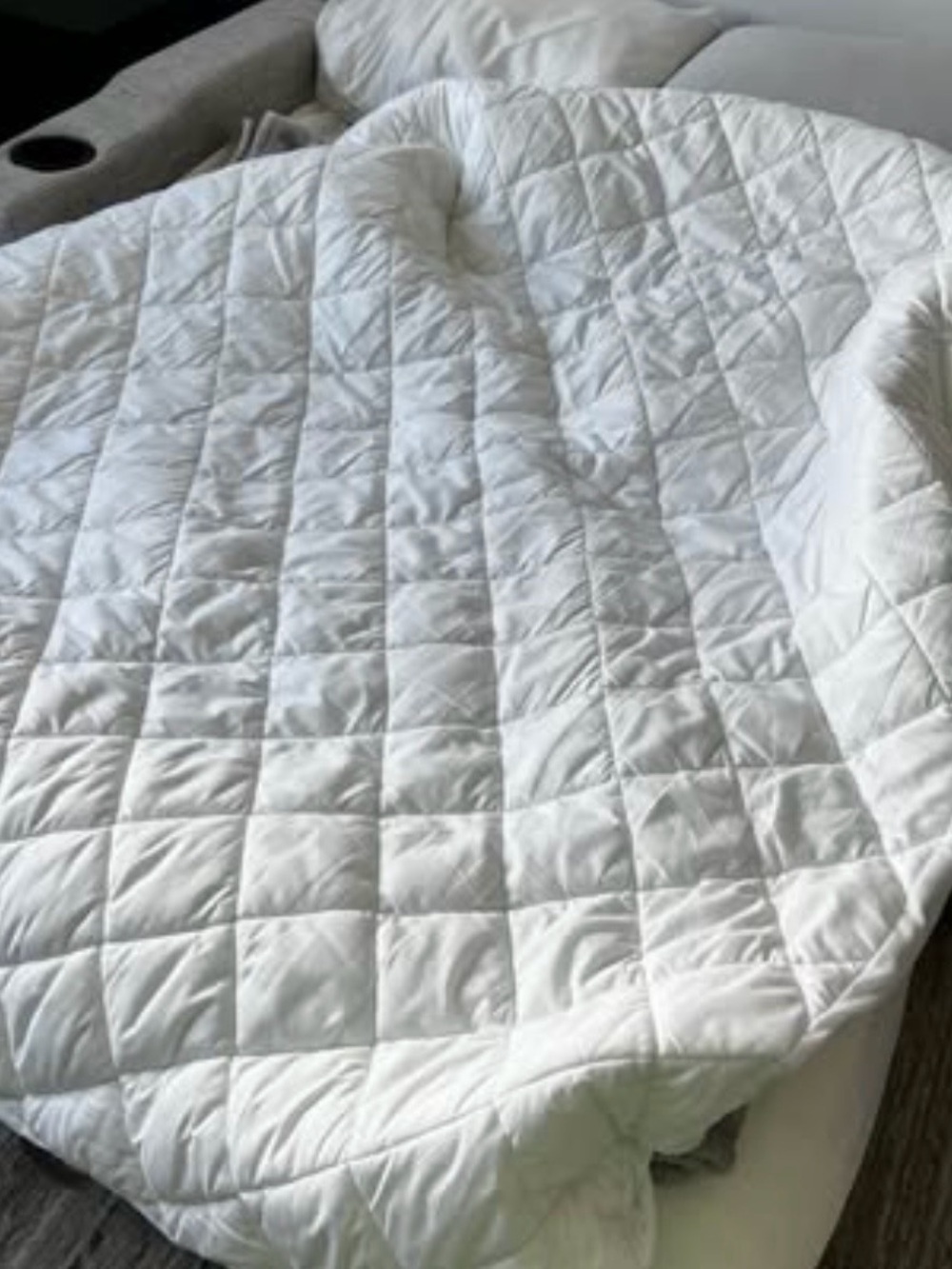 Queen Size Mattress Protector - Serta Brand